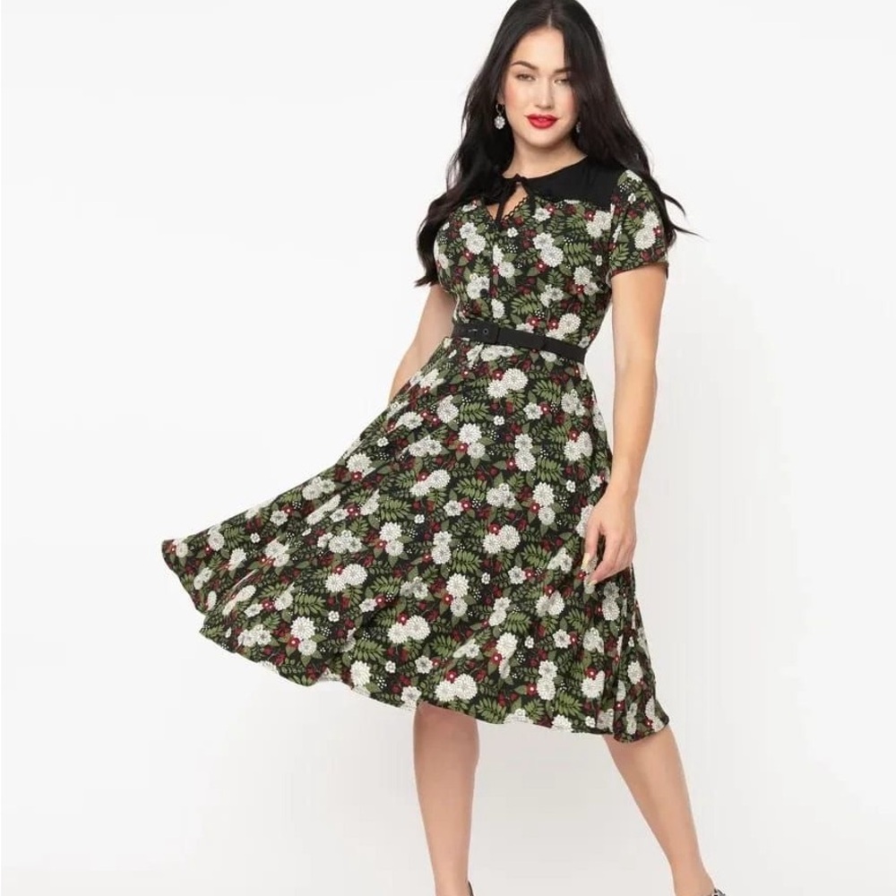 Unique Vintage Chrysanthemum swing dress! (With belt)